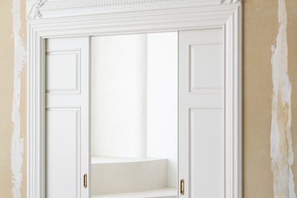 minimalist-spacious-interior-design